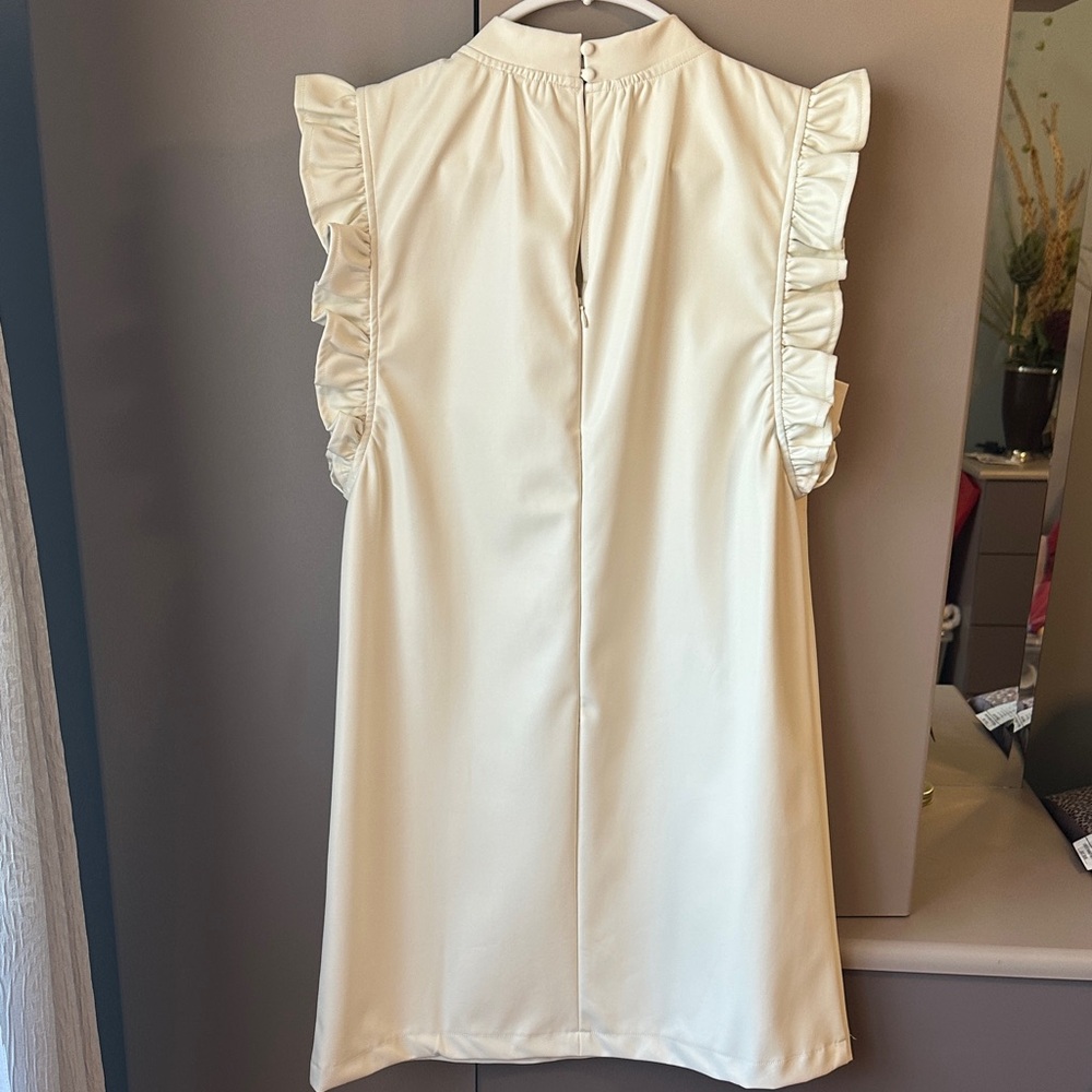 Cream Ruffle Sleeve Top - Picture 2 of 2